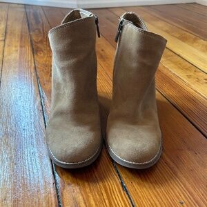 Lucky Brand Women's Bootie Yakeena Zip Wedge Honey Tan Oiled Suede Ankle Sz 8.5